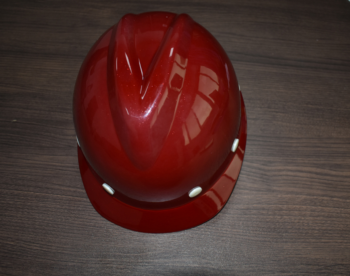 玻璃鋼安全帽廠家教你安全帽的合格標(biāo)準(zhǔn)。